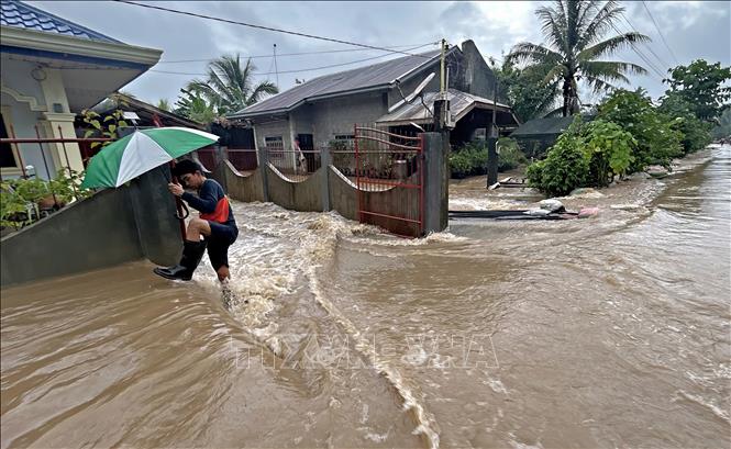 Lũ lụt ảnh hưởng tới hàng trăm nghìn người ở Philippines Chú thích ảnh