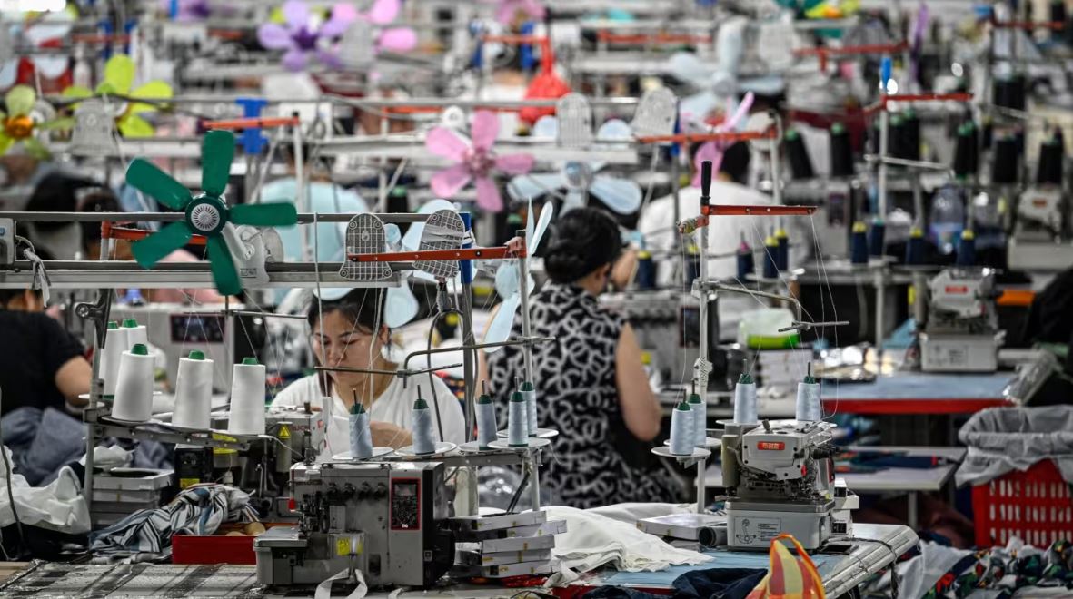 Thuế quan Mỹ đẩy hàng dệt may Trung Quốc chuyển hướng sang châu Âu Chú thích ảnh