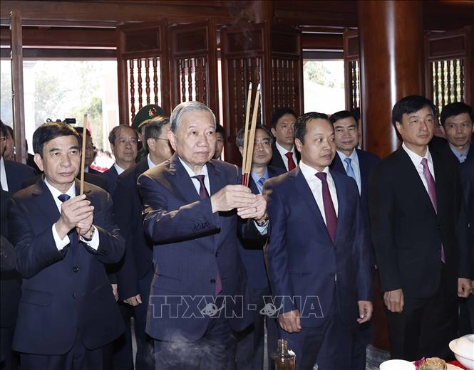 Tổng Bí thư Tô Lâm dự Lễ Khánh thành Nhà tưởng niệm Chủ tịch Hồ Chí Minh tại di tích đồi E2 Chú thích ảnh