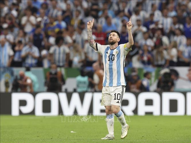 World Cup 2022, cổ động viên, Messi: World Cup 2022 đã sẵn sàng để khởi động và Lionel Messi sẽ là một phần quan trọng trong chiến dịch của đội tuyển Argentina. Hãy xem những hình ảnh và video về cổ động viên Argentina và những khoảnh khắc xuất sắc của Messi trong các trận đấu ở World Cup.