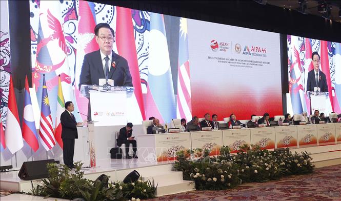 Chủ tịch Quốc hội Vương Đình Huệ phát biểu tại Phiên toàn thể thứ nhất Đại Hội đồng Liên Nghị viện các nước Đông Nam Á lần thứ 44 (AIPA-44). Ảnh: Doãn Tấn/TTXVN