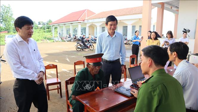Thay đổi tư duy, nâng cao trình độ, trách nhiệm và đạo đức công vụ Chú thích ảnh