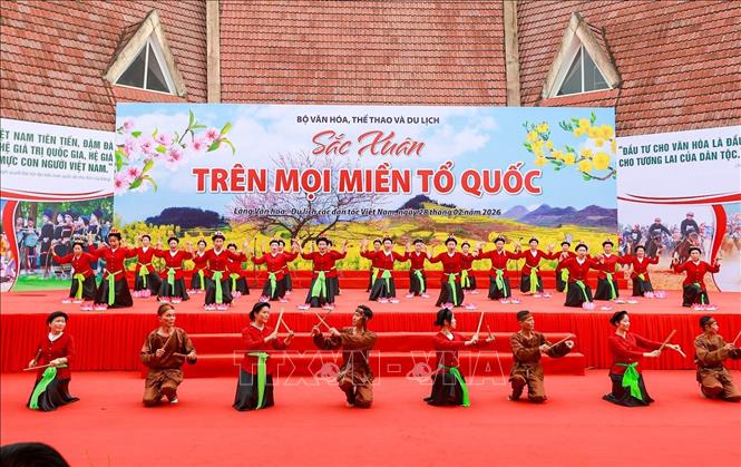 Rộn ràng "Sắc Xuân trên mọi miền Tổ quốc" Chú thích ảnh