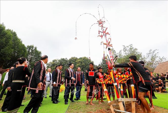 Rộn ràng "Sắc Xuân trên mọi miền Tổ quốc" Chú thích ảnh