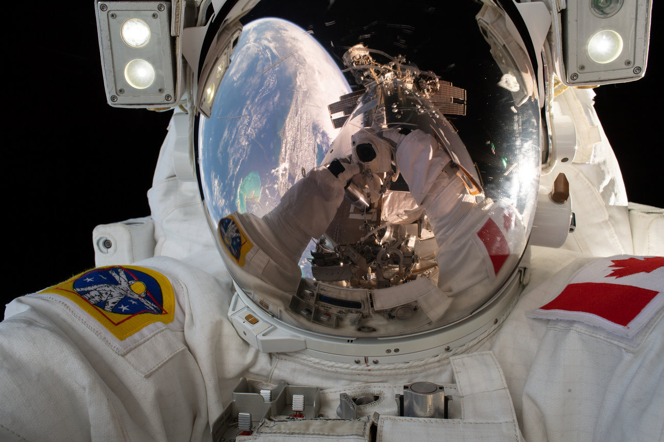 Trạm vũ trụ ISS hiện đang là đỉnh cao của công nghệ và khoa học vũ trụ. Chẳng có gì thú vị hơn khi xem những hình ảnh về tương lai của các phi hành gia trên trạm vũ trụ, cùng NASA khám phá nhé!