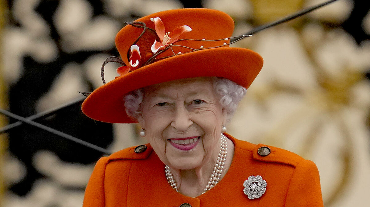Nữ hoàng Anh Elizabeth II mắc COVID-19 | baotintuc.vn