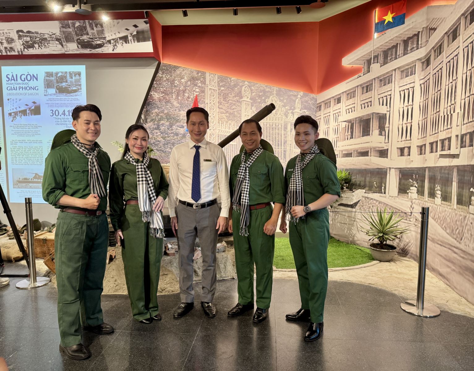 Chú thích ảnh Chú thích ảnh