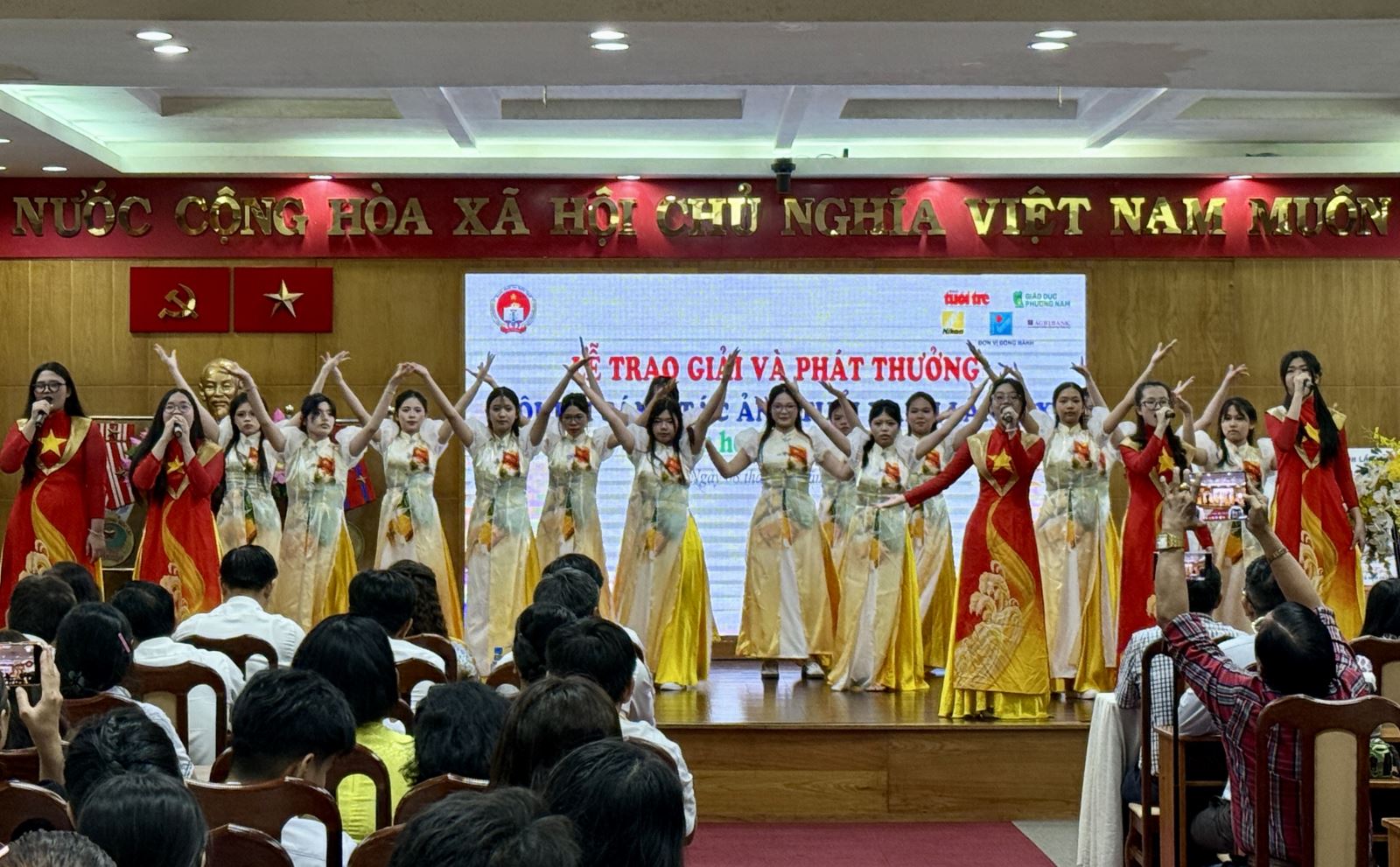Chú thích ảnh