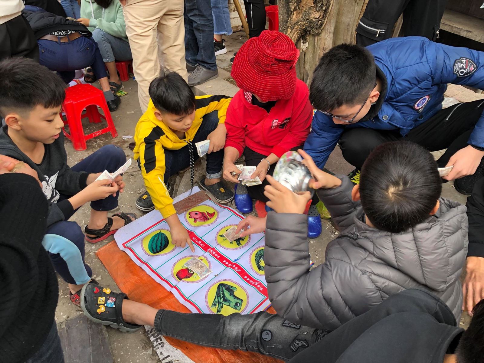 Cờ bạc trá hình đã không còn là vấn đề đáng lo ngại tại Việt Nam. Năm 2024, sự kiểm soát và giám sát các hình thức đánh bạc được nâng cao, giúp cho việc ngăn chặn hoạt động đánh bạc trá hình trở nên hiệu quả hơn. Chính vì vậy, khi bạn tham gia đánh bạc, bạn cũng đang góp phần vào việc xây dựng một xã hội trong sạch, an toàn và phát triển.