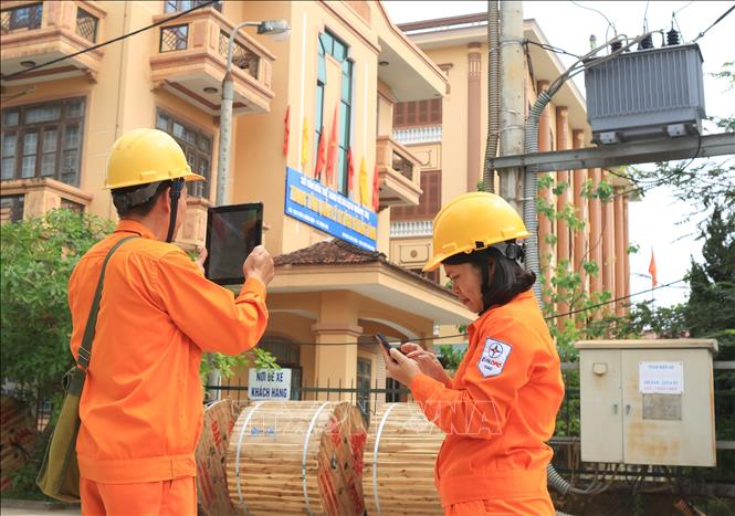 Chính phủ giảm tiền điện cho 3 nhóm doanh nghiệp khó khăn do COVID-1 |  baotintuc.vn