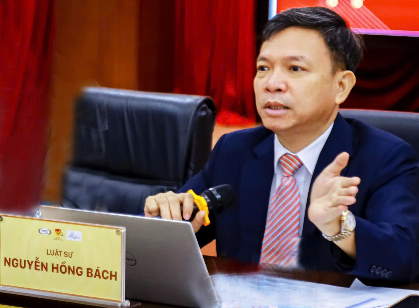 Trách nhiệm pháp lý của người có tầm ảnh hưởng và doanh nghiệp khi bán hàng online