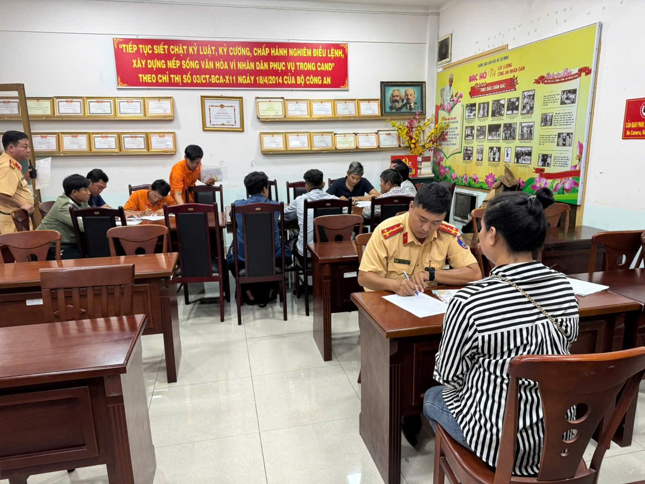 Chú thích ảnh