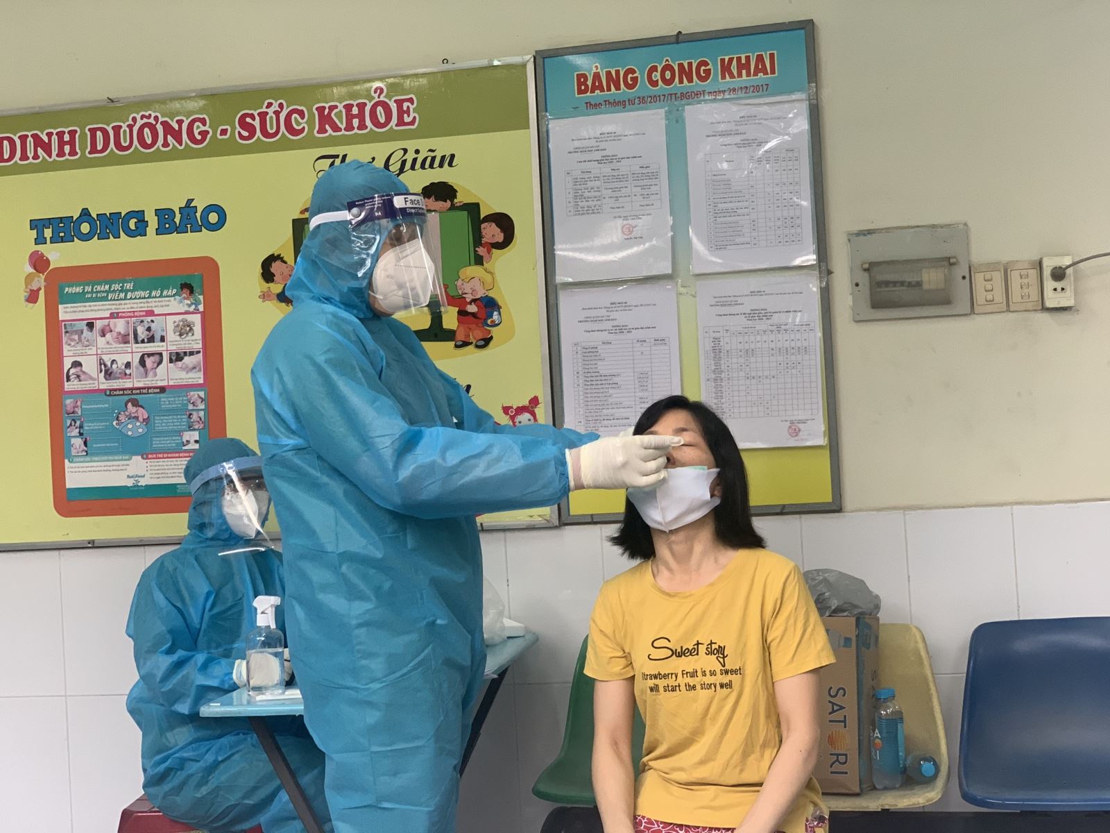 Ngành y tế đang tăng tốc truy vết các trường hợp nghi nhiễm để ngăn chặn dịch bệnh tại TP Hồ Chí Minh.