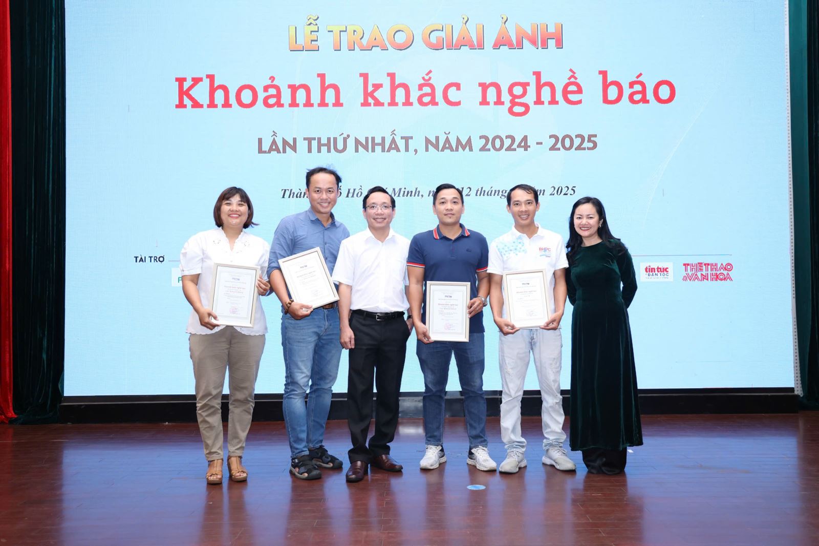 Chú thích ảnh