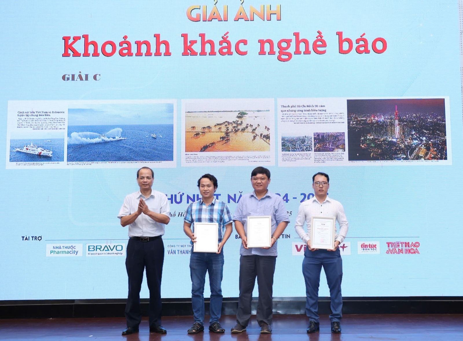 Chú thích ảnh