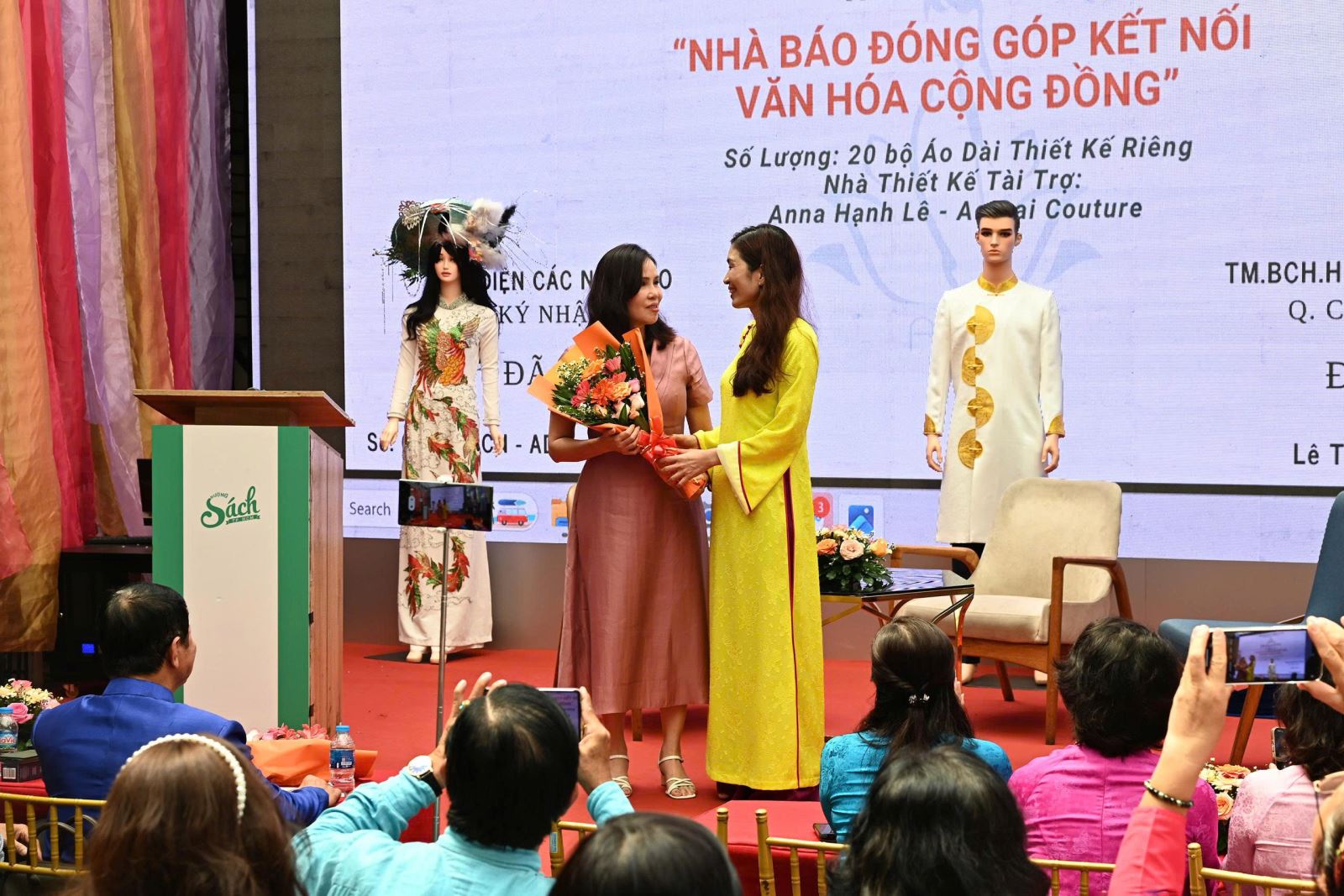 Chú thích ảnh Chú thích ảnh
