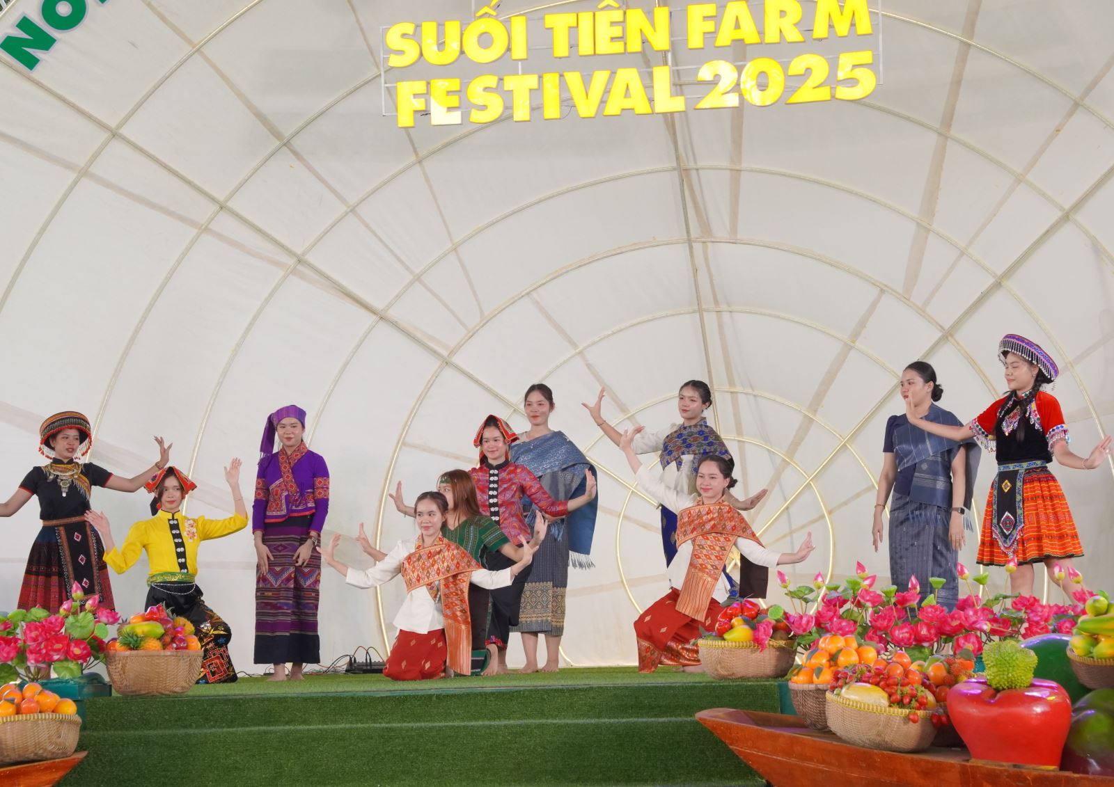 Chú thích ảnh Chú thích ảnh