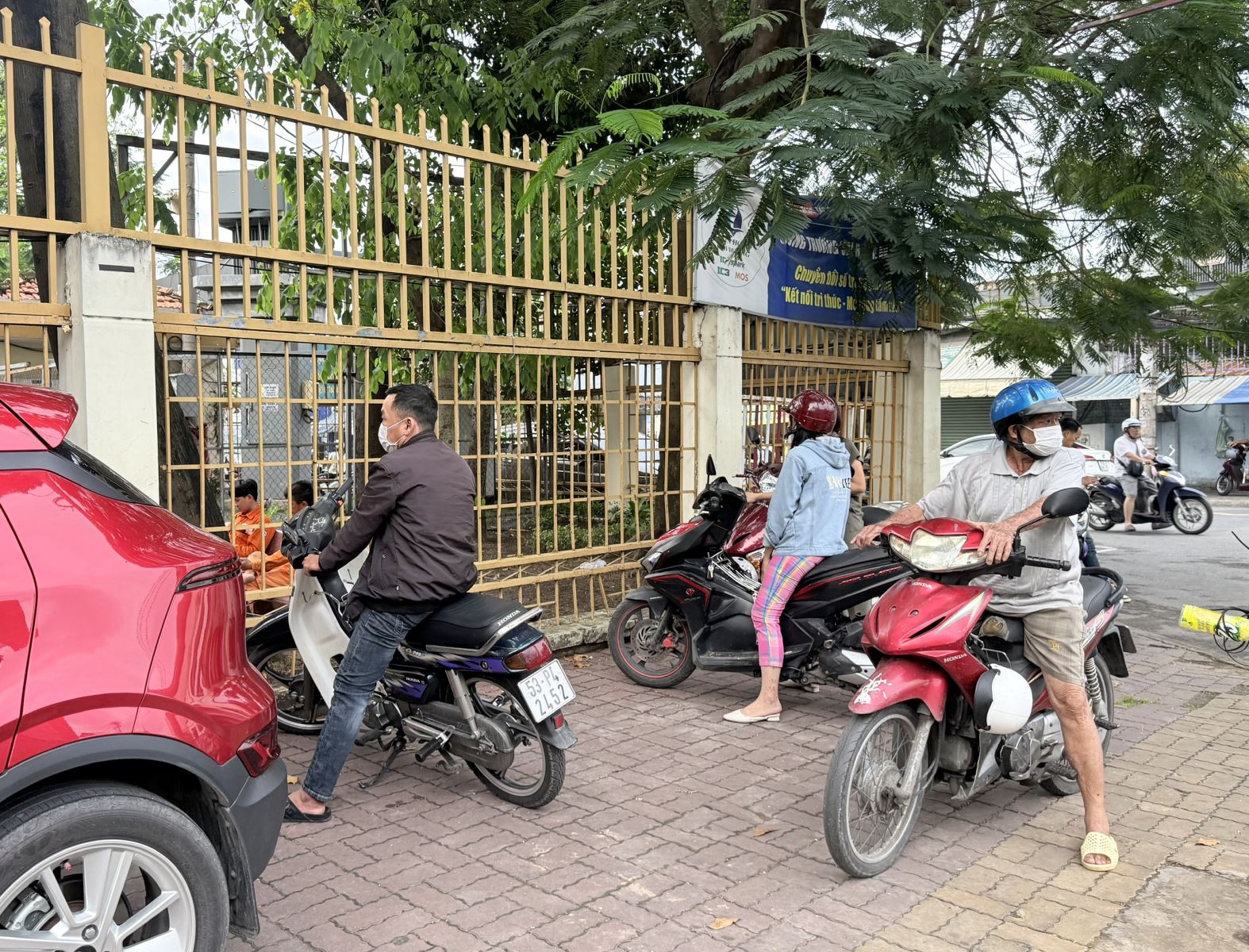 Chú thích ảnh
