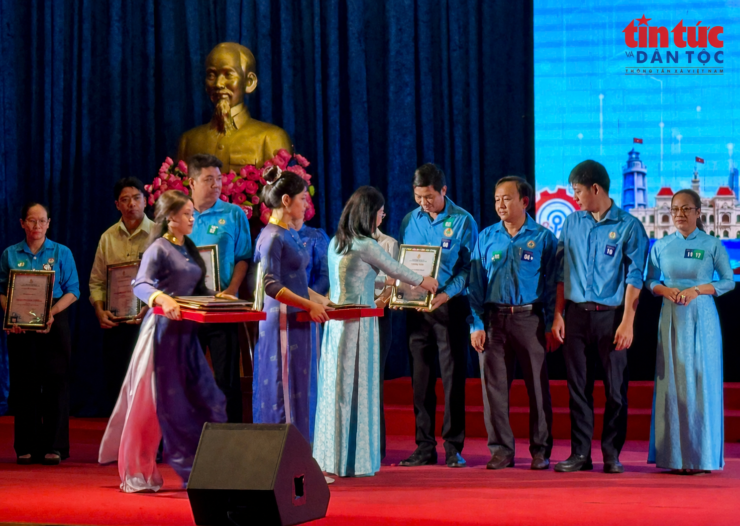 Chú thích ảnh