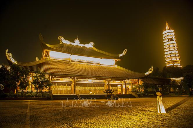 Khám phá vẻ đẹp về đêm của chùa Bái Đính | baotintuc.vn