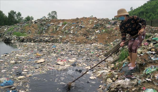 Bãi rác Nam Bình 1 là một trong những bãi rác lớn ở Việt Nam, ảnh hưởng nghiêm trọng đến môi trường và cuộc sống của người dân. Hình ảnh liên quan đến bãi rác Nam Bình 1 sẽ giúp bạn đánh giá đúng tình hình và lựa chọn hành động đúng đắn để giải quyết vấn đề này.