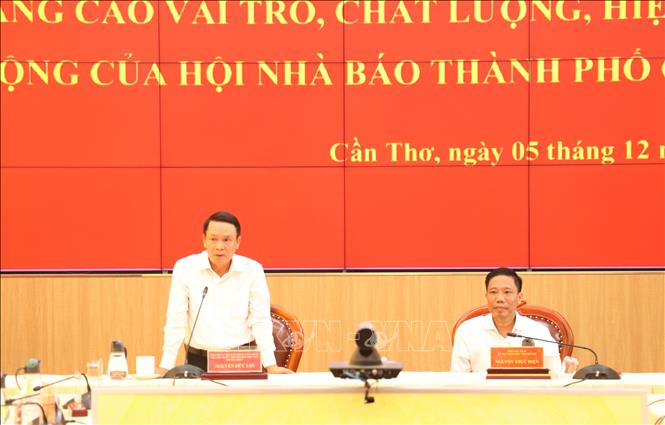 Tạo điều kiện cho nhà báo, cơ quan báo chí địa phương tham gia các giải thưởng