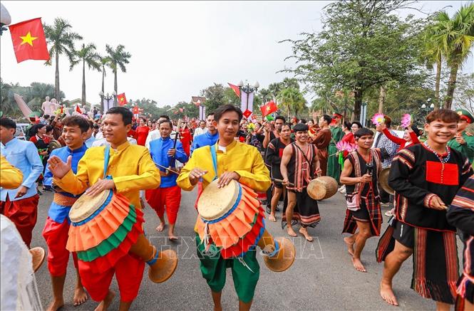 Rộn ràng "Sắc Xuân trên mọi miền Tổ quốc" Chú thích ảnh