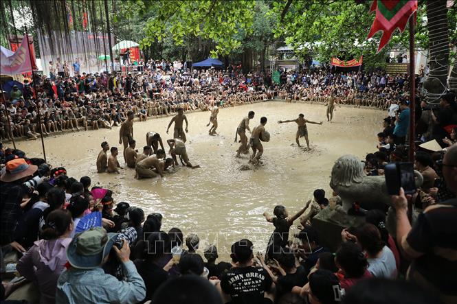 Trải nghiệm lễ hội dân gian độc đáo của vùng Kinh Bắc Chú thích ảnh