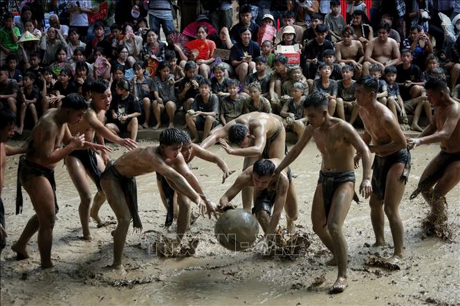 Trải nghiệm lễ hội dân gian độc đáo của vùng Kinh Bắc Chú thích ảnh