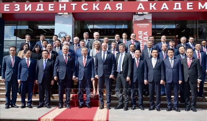 Chú thích ảnh Chú thích ảnh