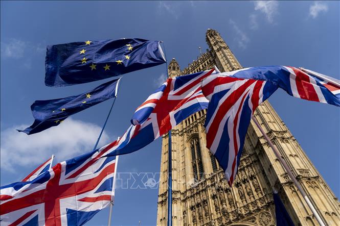 Nga sẽ đáp trả tương xứng việc Mỹ thử tên lửa; EU thống nhất lập trường về Brexit