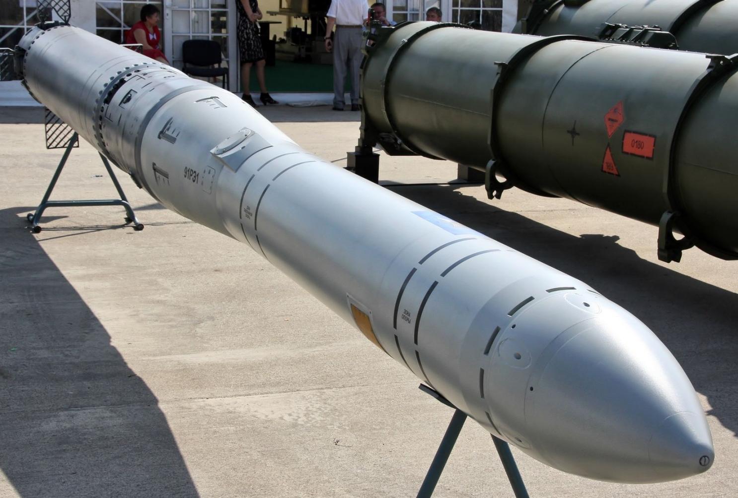 Tổng thống Putin: Nga sẽ lập tức thiết kế loạt tên lửa đất đối mới khi Mỹ rút khỏi INF
