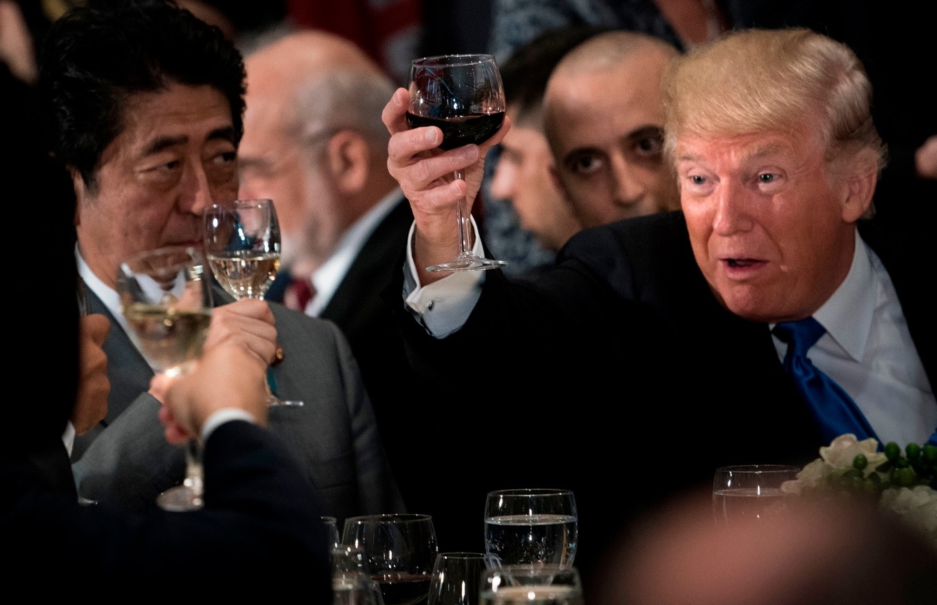 Israel có cách đối phó S-300 của Syria; Tổng thống Trump “nói không” với rượu bia